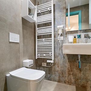 Private Bathroom King Room